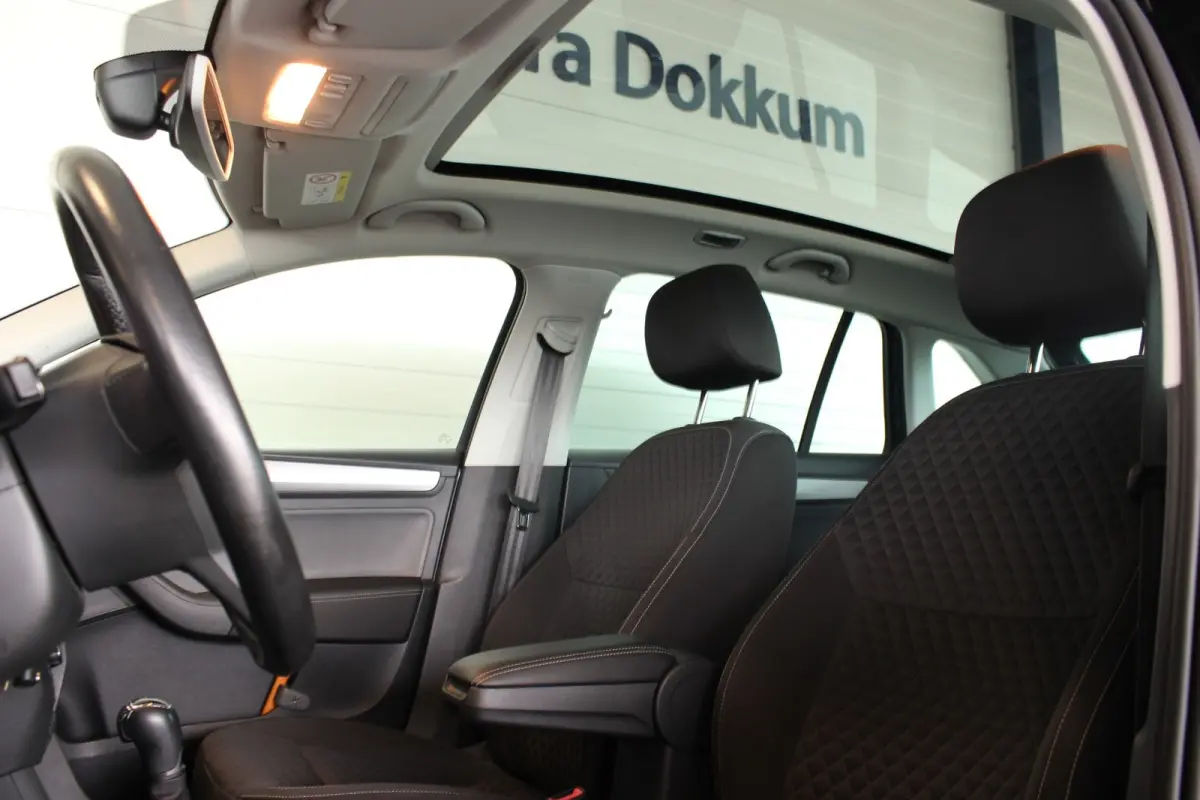 1.0 TSI Greentech Drive Trekhaak | Pano | Xenon/LED | Bluetooth | Navi | Stoelverw. | Clima | Cruise | 16" LMV | PDC