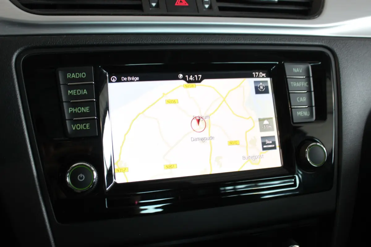 1.0 TSI Greentech Drive Trekhaak | Pano | Xenon/LED | Bluetooth | Navi | Stoelverw. | Clima | Cruise | 16" LMV | PDC