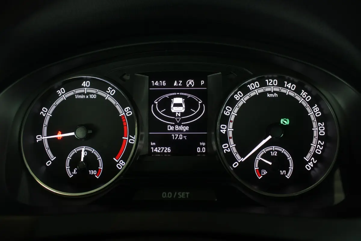 1.0 TSI Greentech Drive Trekhaak | Pano | Xenon/LED | Bluetooth | Navi | Stoelverw. | Clima | Cruise | 16" LMV | PDC