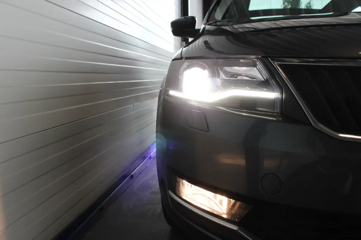 1.0 TSI Greentech Drive Trekhaak | Pano | Xenon/LED | Bluetooth | Navi | Stoelverw. | Clima | Cruise | 16" LMV | PDC