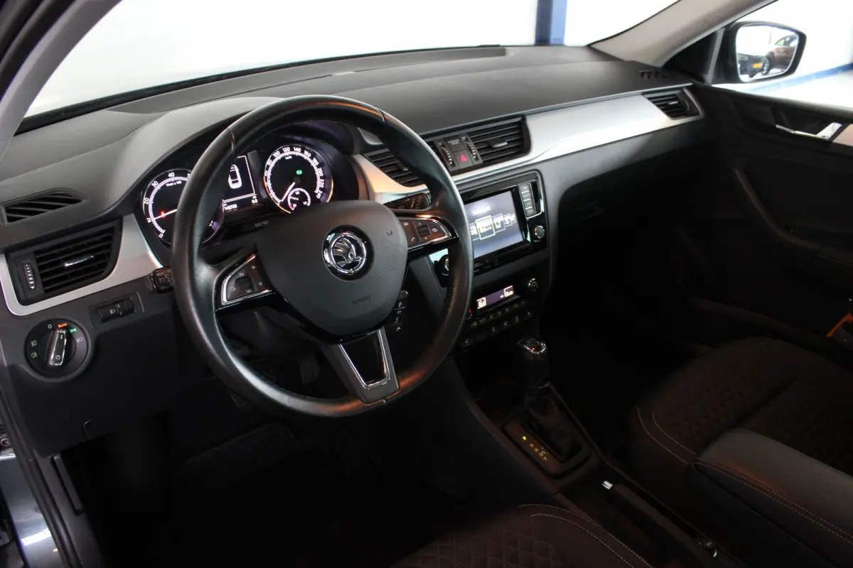 1.0 TSI Greentech Drive Trekhaak | Pano | Xenon/LED | Bluetooth | Navi | Stoelverw. | Clima | Cruise | 16" LMV | PDC
