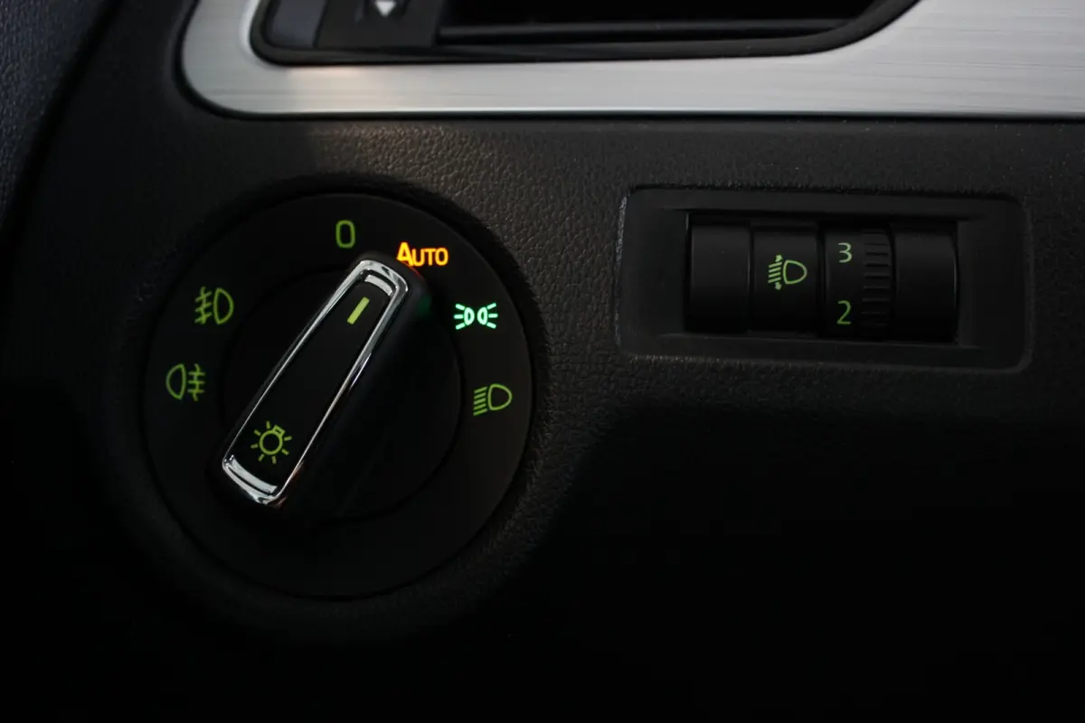 1.0 TSI Greentech Drive Trekhaak | Pano | Xenon/LED | Bluetooth | Navi | Stoelverw. | Clima | Cruise | 16" LMV | PDC