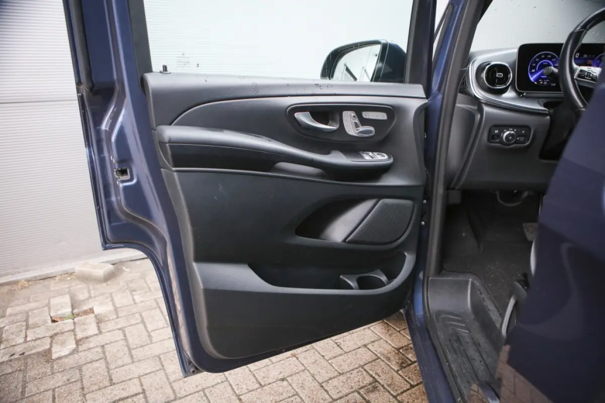 300 L2 Avant. 90 kWh dubbele schuifd.
