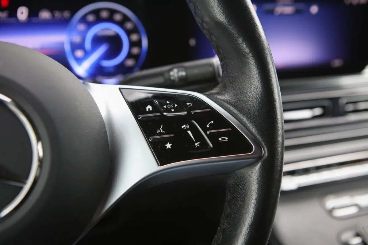 300 L2 Avant. 90 kWh dubbele schuifd.
