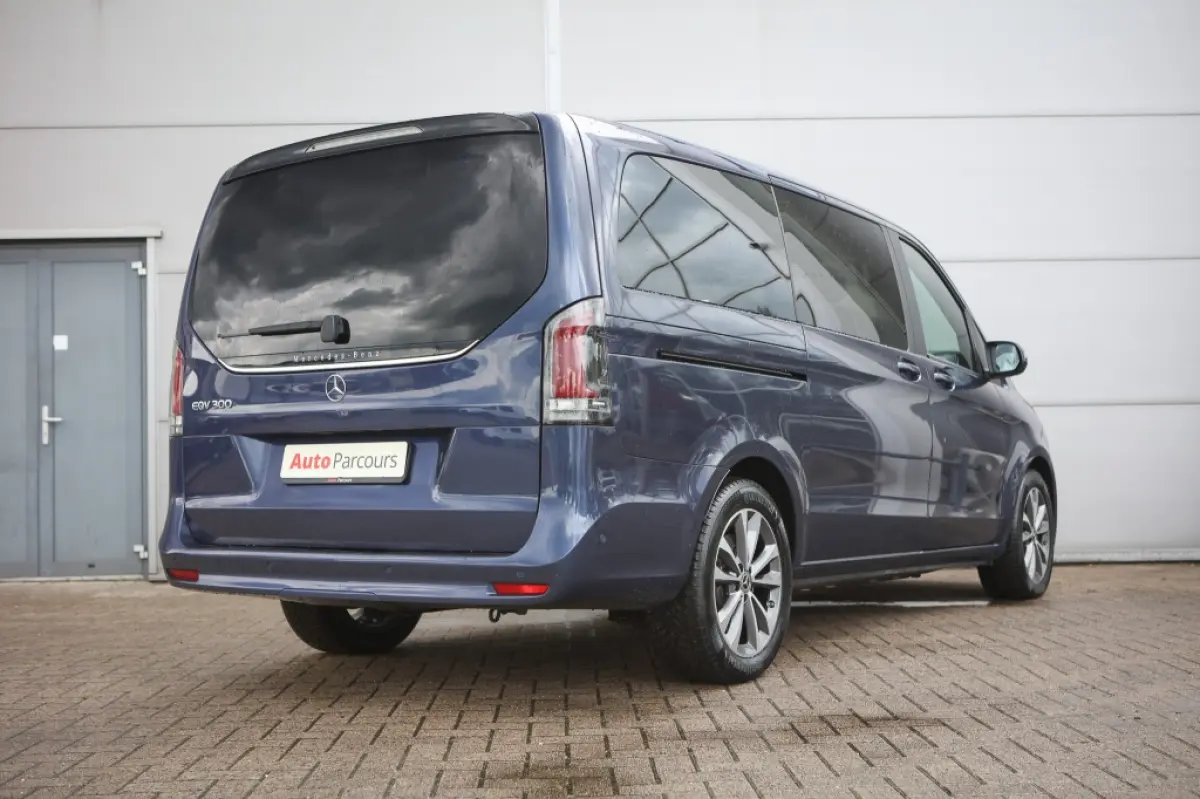 300 L2 Avant. 90 kWh dubbele schuifd.