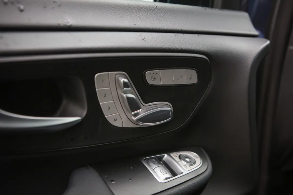 300 L2 Avant. 90 kWh dubbele schuifd.