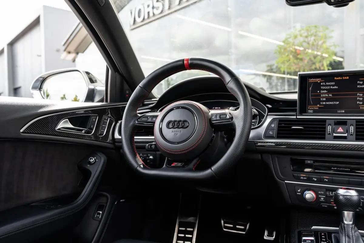 4.0 TFSI RS 6 quattro Pano Milltek Bose