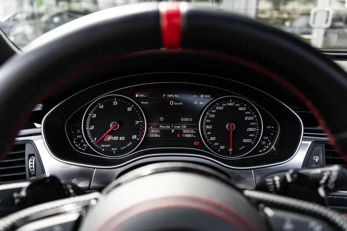 4.0 TFSI RS 6 quattro Pano Milltek Bose