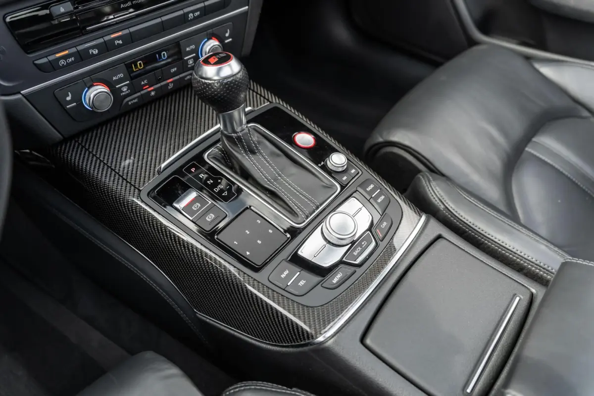 4.0 TFSI RS 6 quattro Pano Milltek Bose