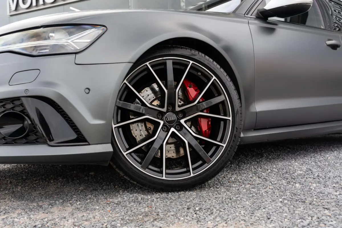 4.0 TFSI RS 6 quattro Pano Milltek Bose