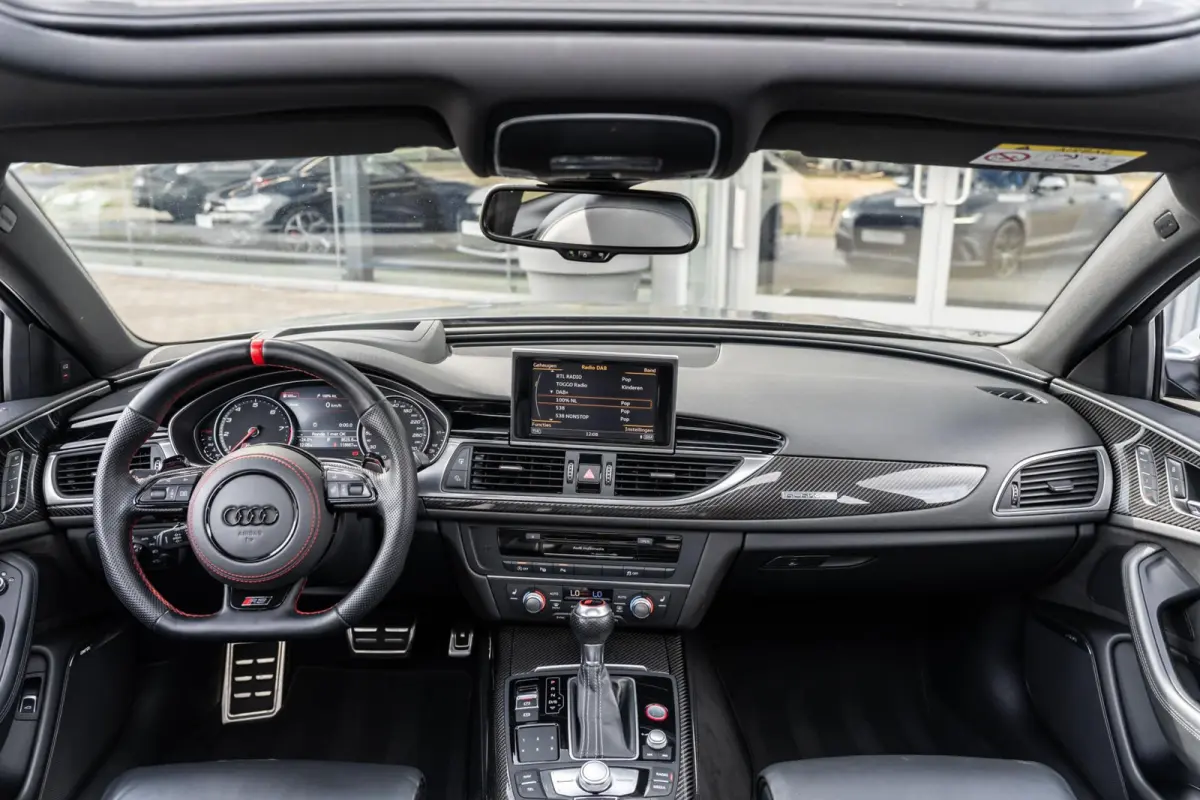 4.0 TFSI RS 6 quattro Pano Milltek Bose
