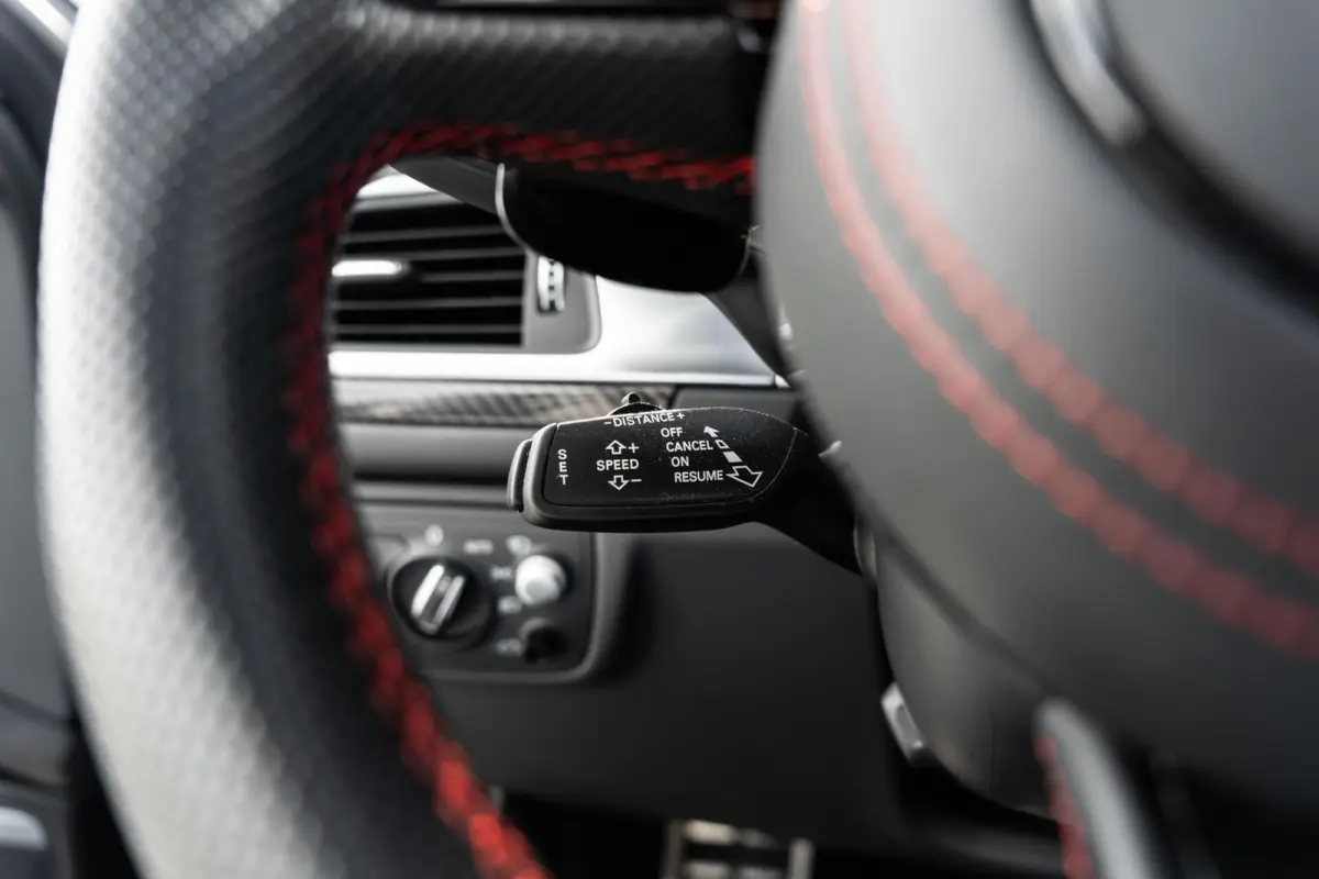 4.0 TFSI RS 6 quattro Pano Milltek Bose