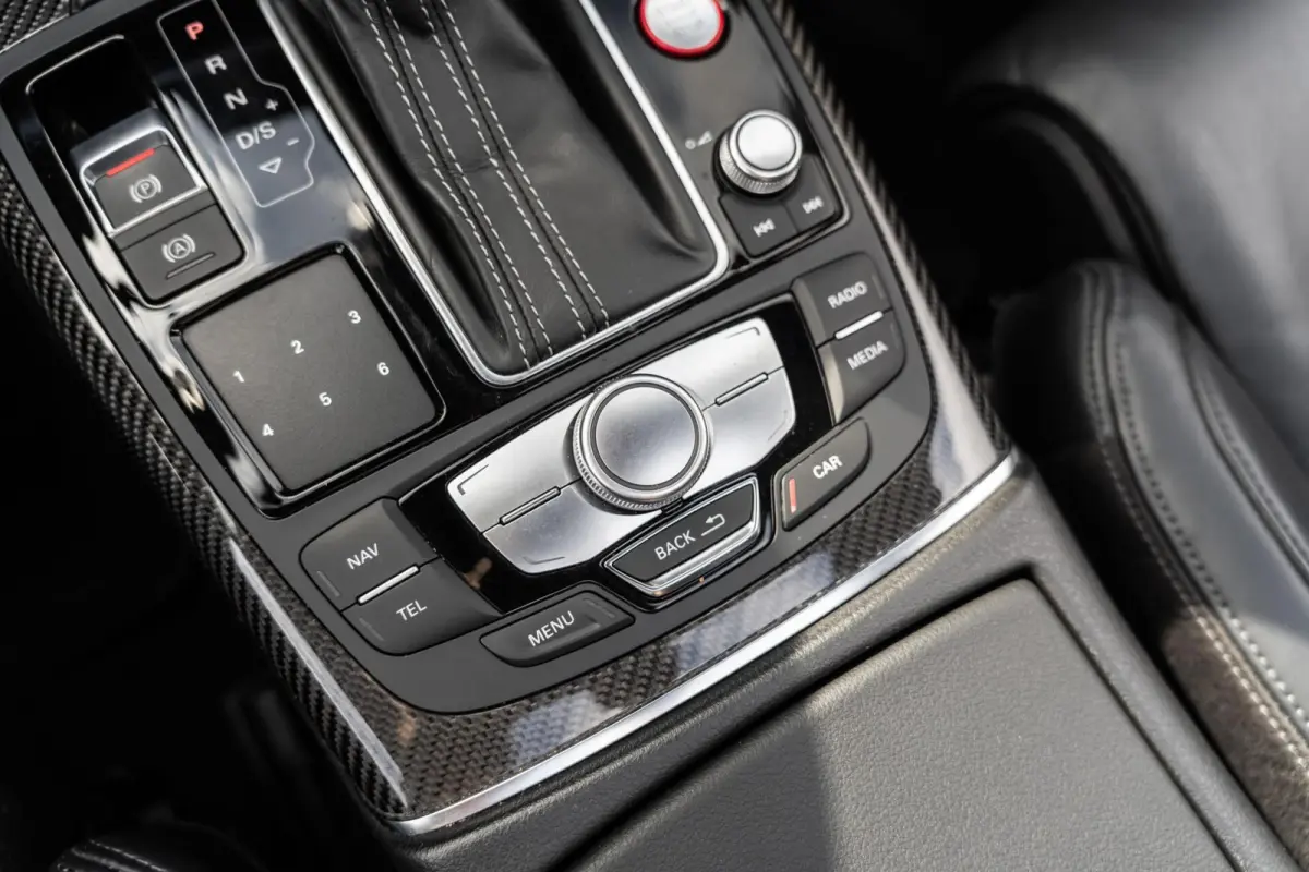 4.0 TFSI RS 6 quattro Pano Milltek Bose