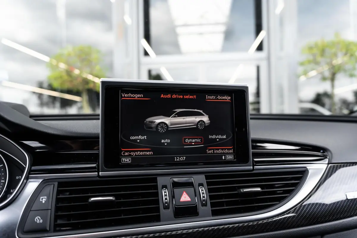 4.0 TFSI RS 6 quattro Pano Milltek Bose