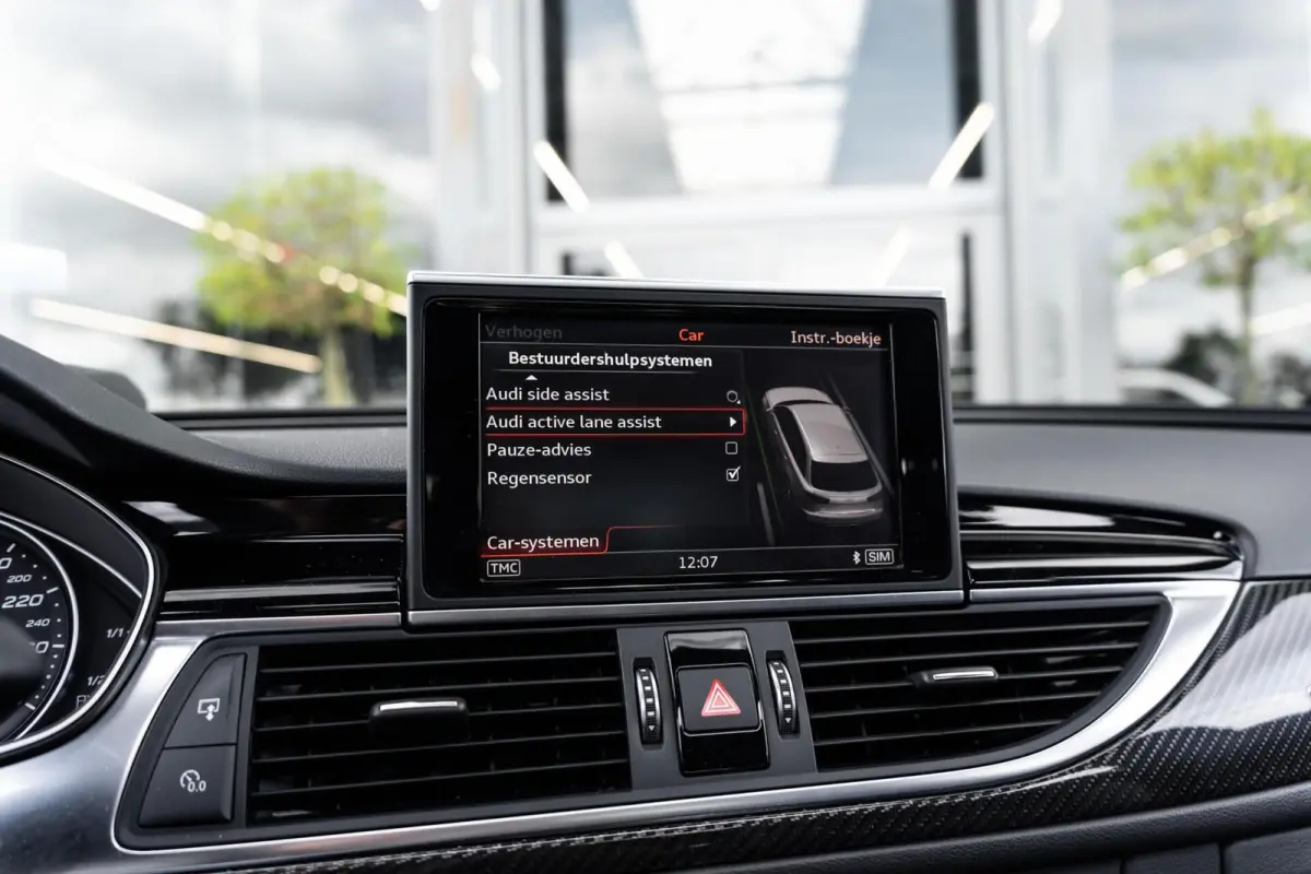 4.0 TFSI RS 6 quattro Pano Milltek Bose
