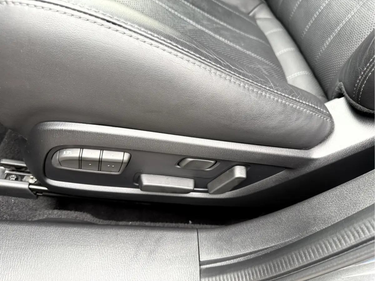 2.0 SkyActiv-G 165 Business Camera, Stoel/Stuurverwarming, App Connect etc..