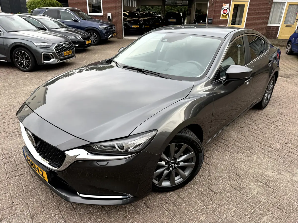 2.0 SkyActiv-G 165 Business Camera, Stoel/Stuurverwarming, App Connect etc..