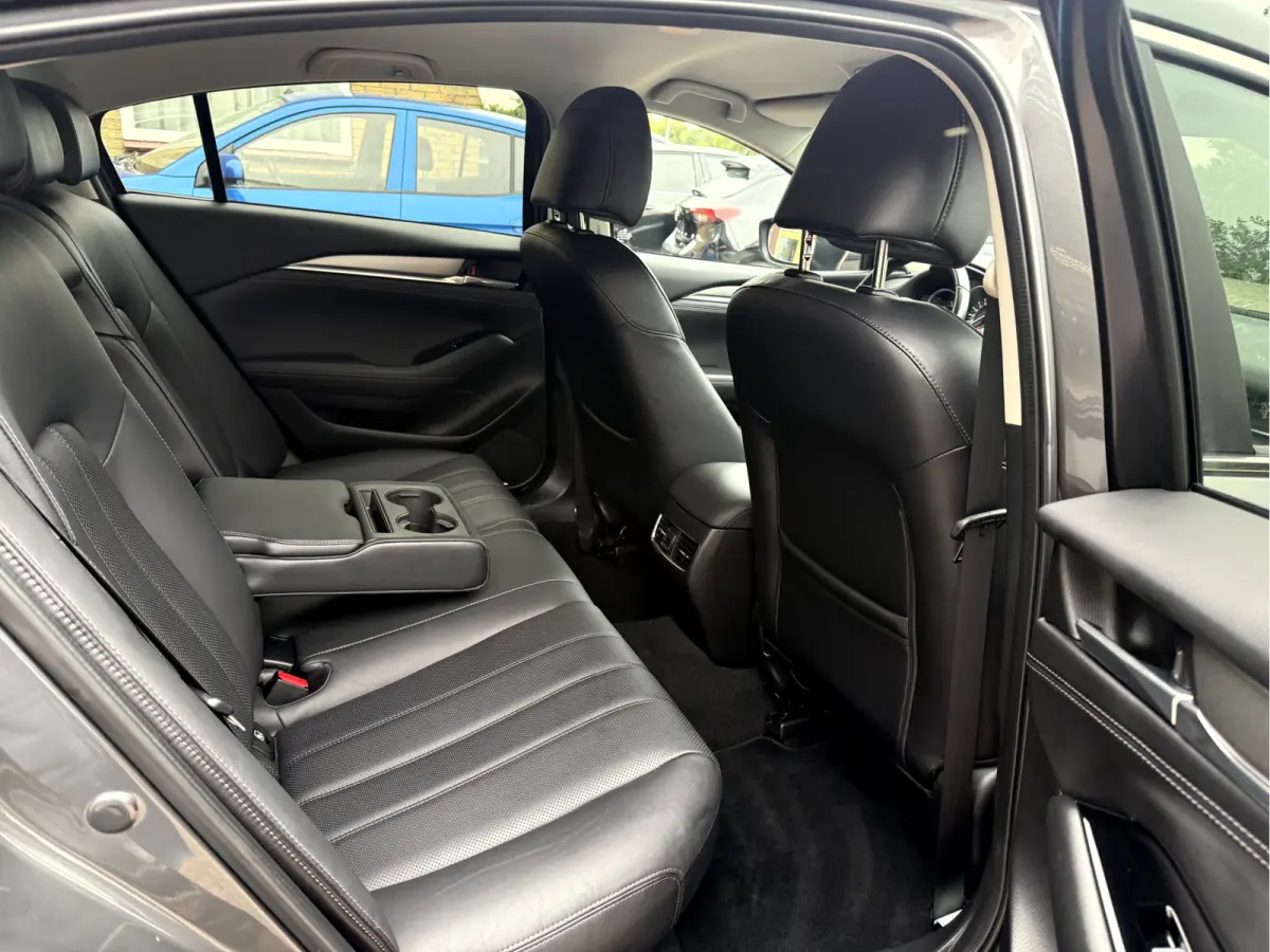 2.0 SkyActiv-G 165 Business Camera, Stoel/Stuurverwarming, App Connect etc..