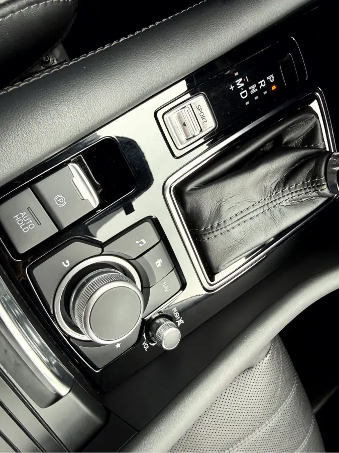 2.0 SkyActiv-G 165 Business Camera, Stoel/Stuurverwarming, App Connect etc..