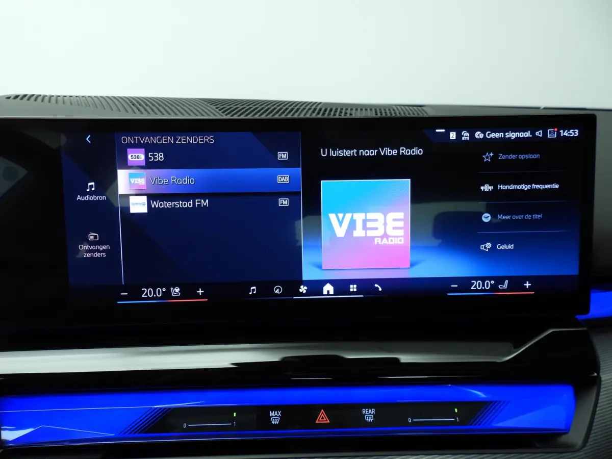 eDrive40 | M-Sportpakket | LED | HUD | Active cruise | Trekhaak | Panoramadak | Comfortzetels | DAB | Harman-kardon sound | Alu 20 inch