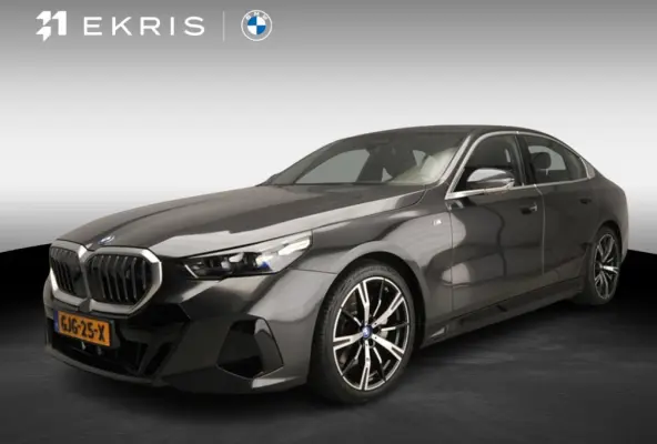 eDrive40 | M-Sportpakket | LED | HUD | Active cruise | Trekhaak | Panoramadak | Comfortzetels | DAB | Harman-kardon sound | Alu 20 inch