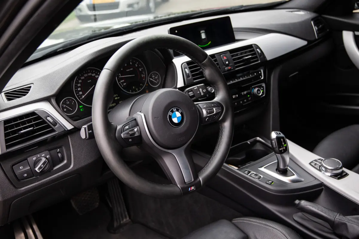 320i High Executive M-Sport , Leder, Trekhaak, Stoelverwarming, Carplay