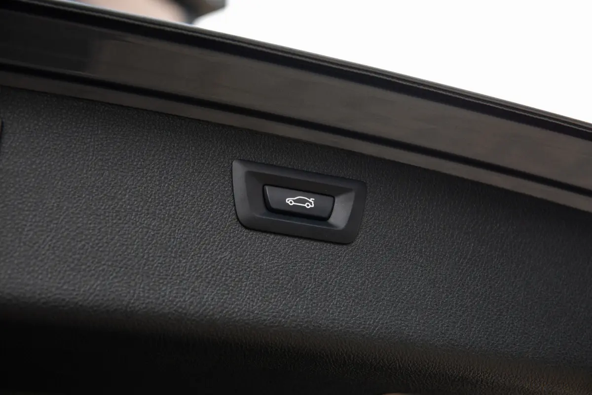 320i High Executive M-Sport , Leder, Trekhaak, Stoelverwarming, Carplay