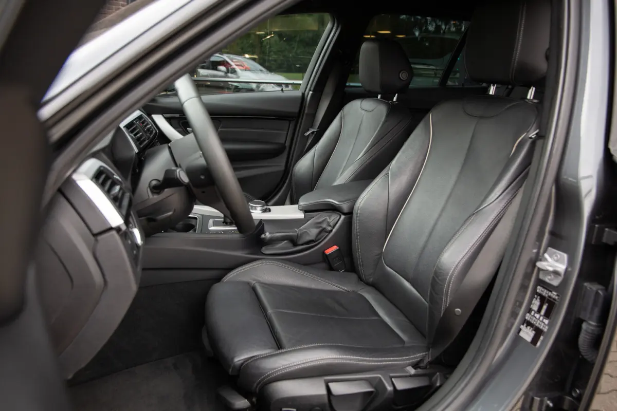 320i High Executive M-Sport , Leder, Trekhaak, Stoelverwarming, Carplay