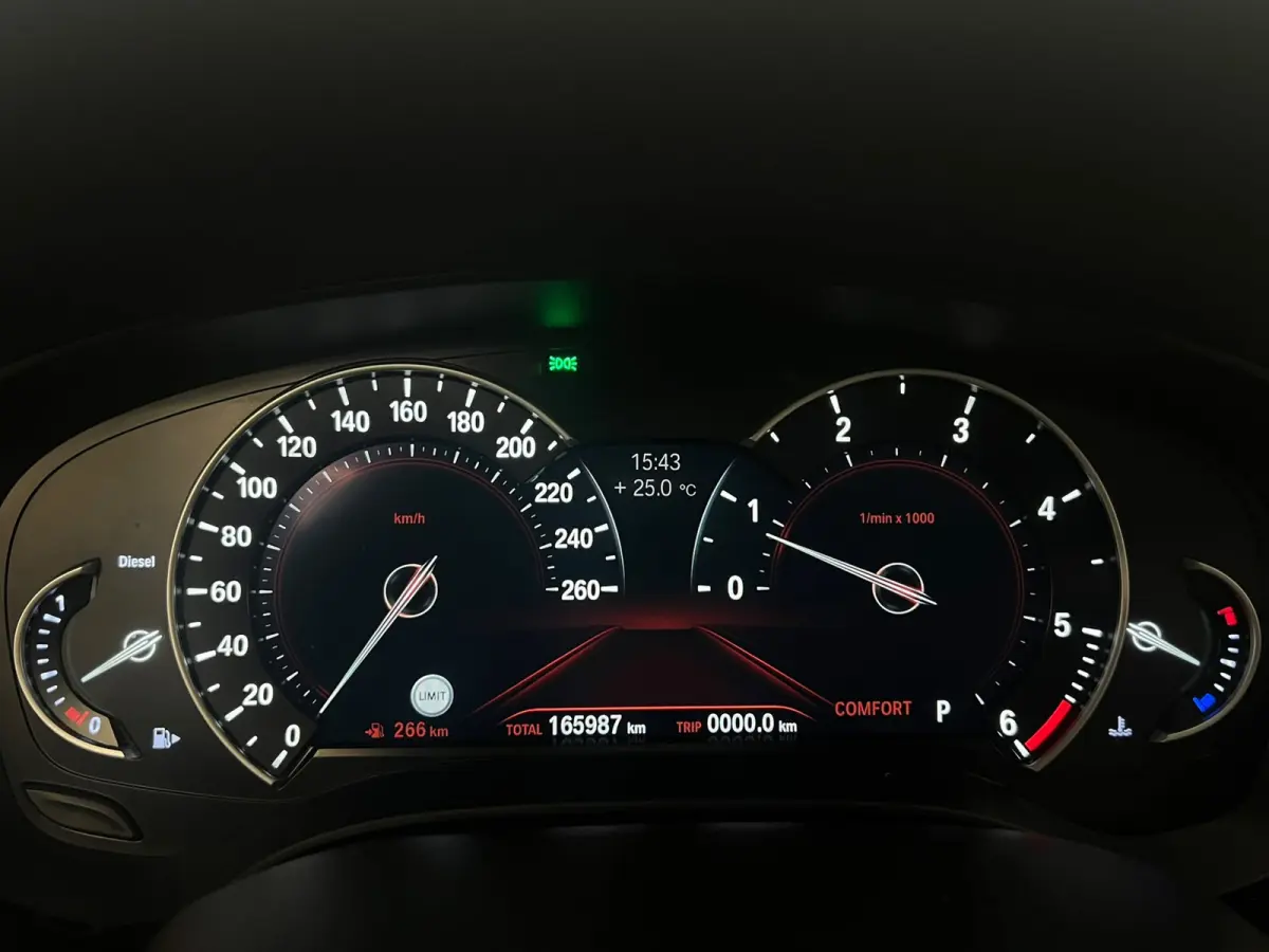 520d High Executive / Pano / HUD / ACC
