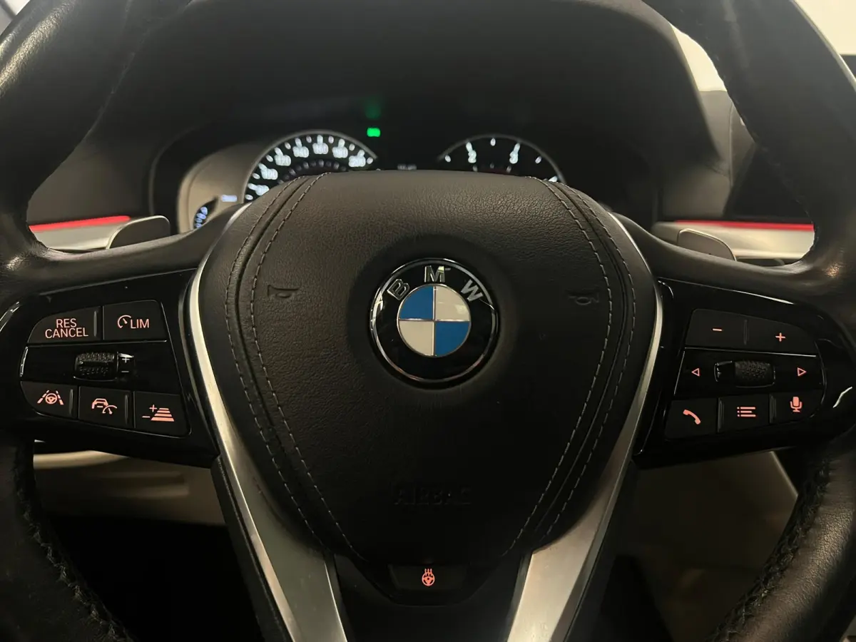 520d High Executive / Pano / HUD / ACC