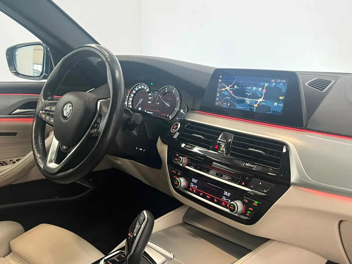 520d High Executive / Pano / HUD / ACC