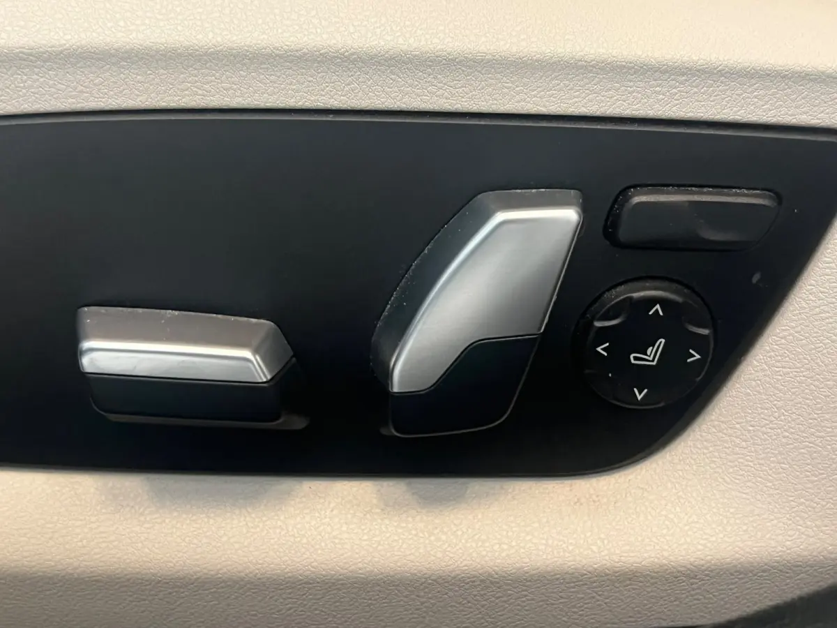 520d High Executive / Pano / HUD / ACC