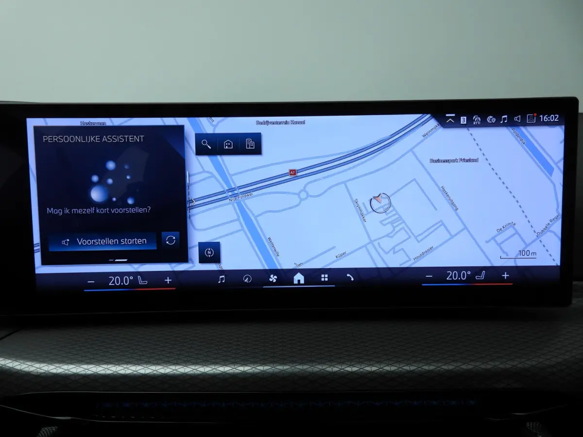 330e | M-Sportpakket | LED | Navigatie | Panoramadak | Sportstoelen | Stoelverwarming | DAB | Alu 18 inch