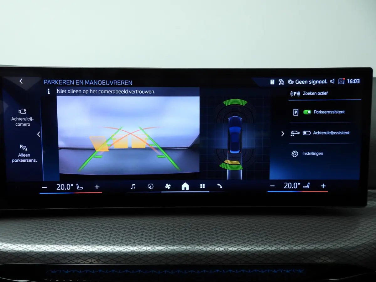 330e | M-Sportpakket | LED | Navigatie | Panoramadak | Sportstoelen | Stoelverwarming | DAB | Alu 18 inch