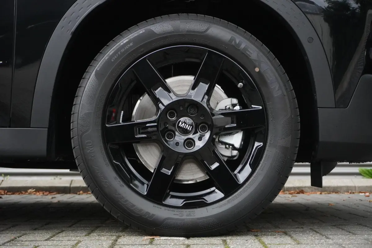 C | Black Multitone | Extra getint glas | Driving Assistant | MINI Head-Up Display | Parking Assistant
