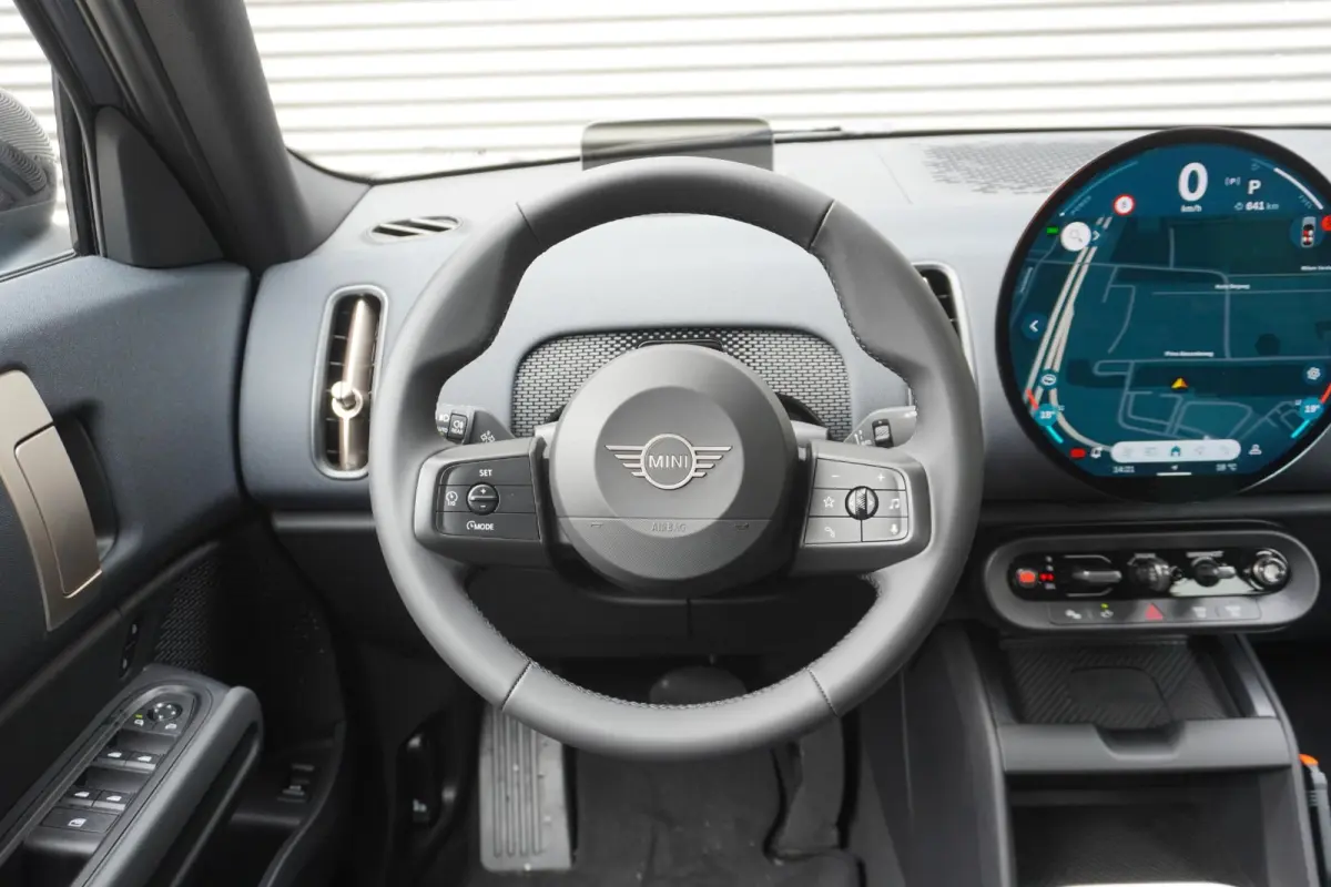 C | Black Multitone | Extra getint glas | Driving Assistant | MINI Head-Up Display | Parking Assistant