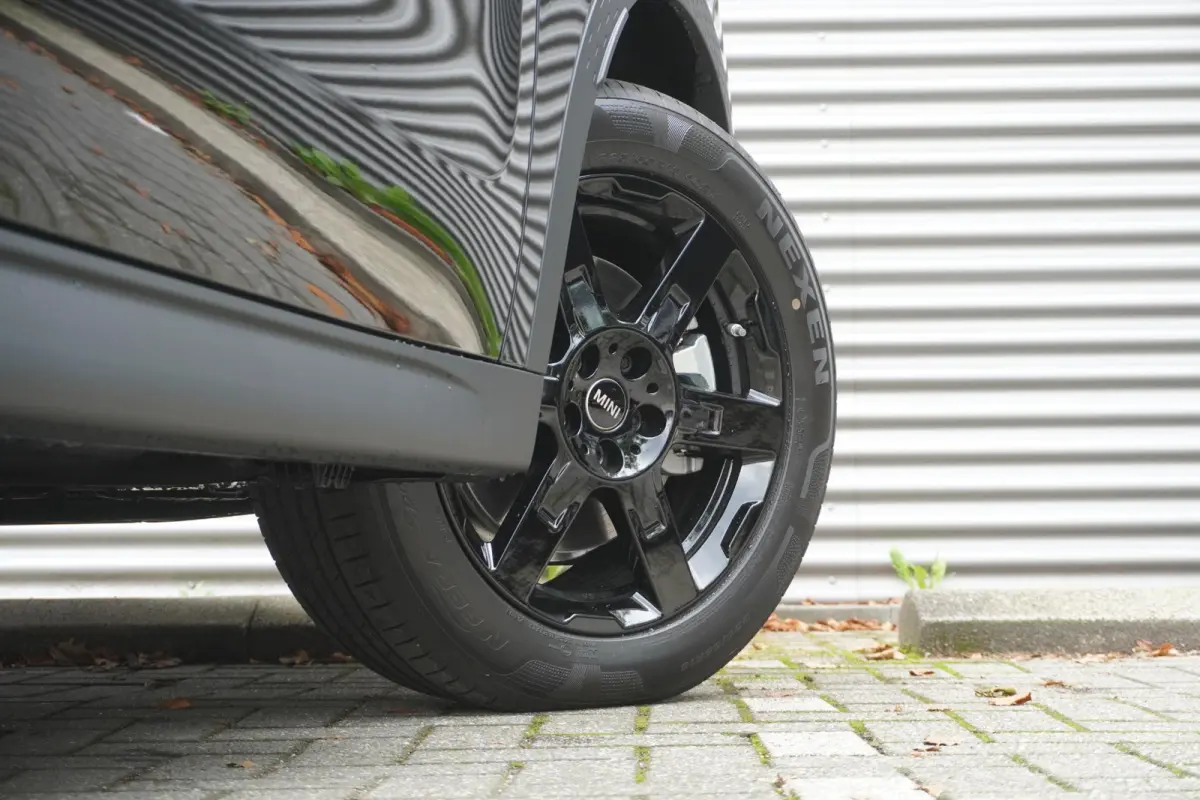 C | Black Multitone | Extra getint glas | Driving Assistant | MINI Head-Up Display | Parking Assistant