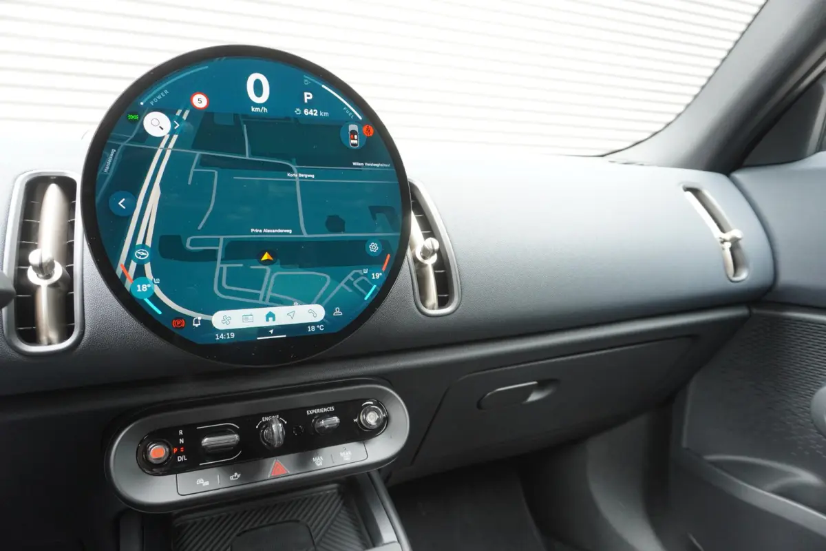 C | Black Multitone | Extra getint glas | Driving Assistant | MINI Head-Up Display | Parking Assistant