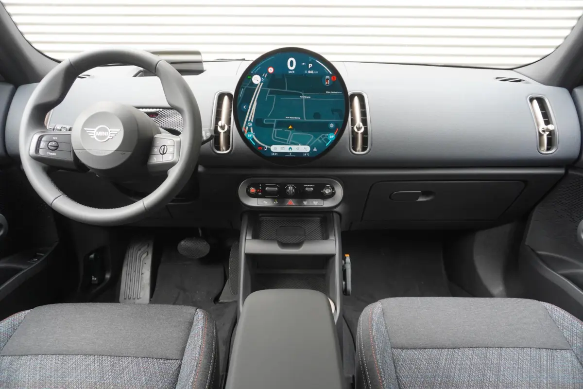 C | Black Multitone | Extra getint glas | Driving Assistant | MINI Head-Up Display | Parking Assistant