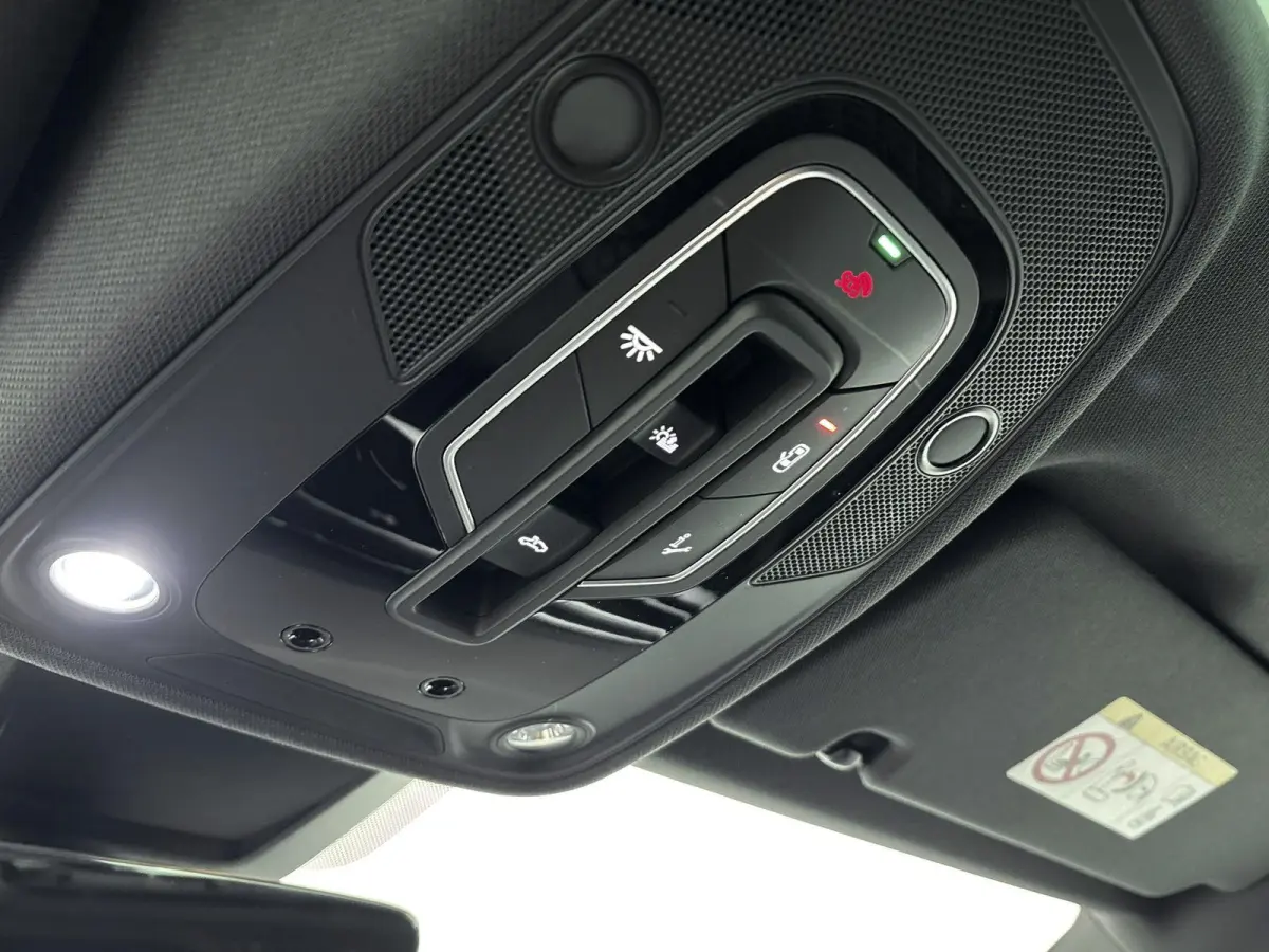 60 TFSI e quattro Competition 462 PK | S-line | Automaat | Camera | Panoramadak | Bang & Olufsen Premium 3D | Cruise Control | Stoelverwarming | Virtual Cockpit | HD LED Matrix | Lichtmetale