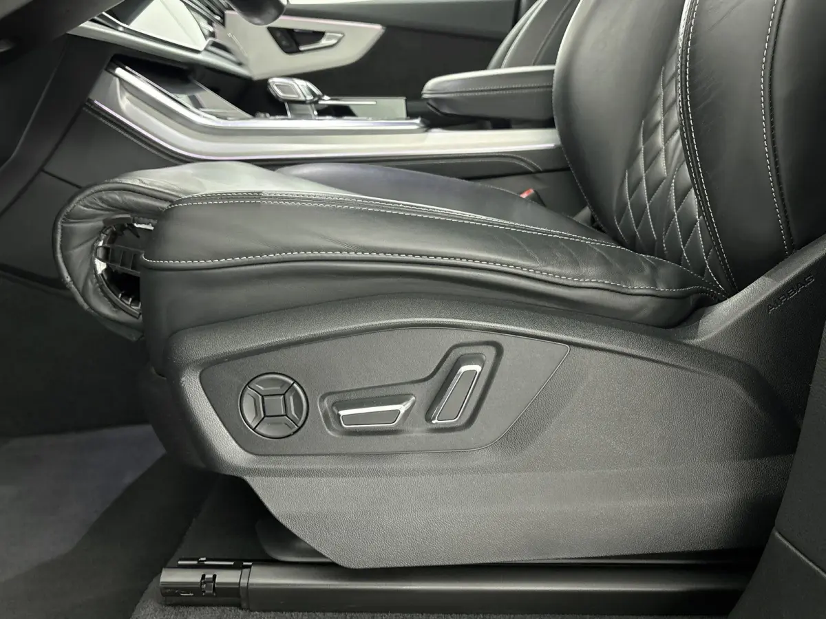 60 TFSI e quattro Competition 462 PK | S-line | Automaat | Camera | Panoramadak | Bang & Olufsen Premium 3D | Cruise Control | Stoelverwarming | Virtual Cockpit | HD LED Matrix | Lichtmetale