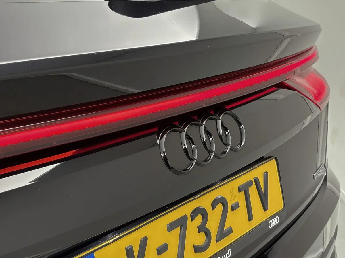 60 TFSI e quattro Competition 462 PK | S-line | Automaat | Camera | Panoramadak | Bang & Olufsen Premium 3D | Cruise Control | Stoelverwarming | Virtual Cockpit | HD LED Matrix | Lichtmetale