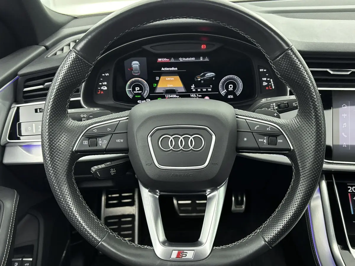 60 TFSI e quattro Competition 462 PK | S-line | Automaat | Camera | Panoramadak | Bang & Olufsen Premium 3D | Cruise Control | Stoelverwarming | Virtual Cockpit | HD LED Matrix | Lichtmetale