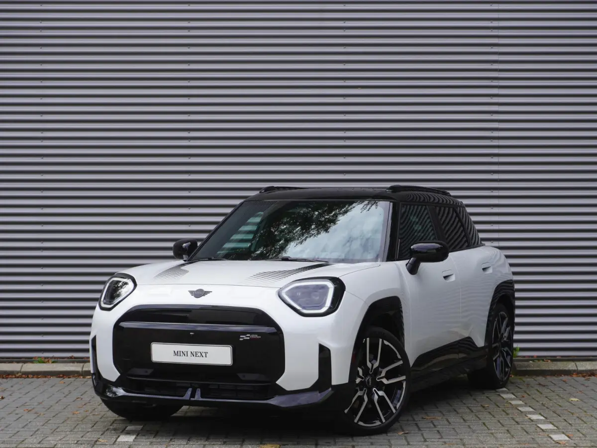 E | John Cooper Works Uitvoering | Pakket L | Glazen panoramadak | Extra getint glas | HIFI System Harman Kardon