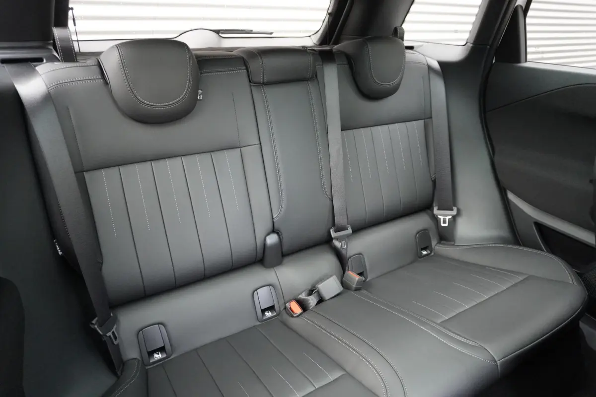 E | John Cooper Works Uitvoering | Pakket L | Glazen panoramadak | Extra getint glas | HIFI System Harman Kardon