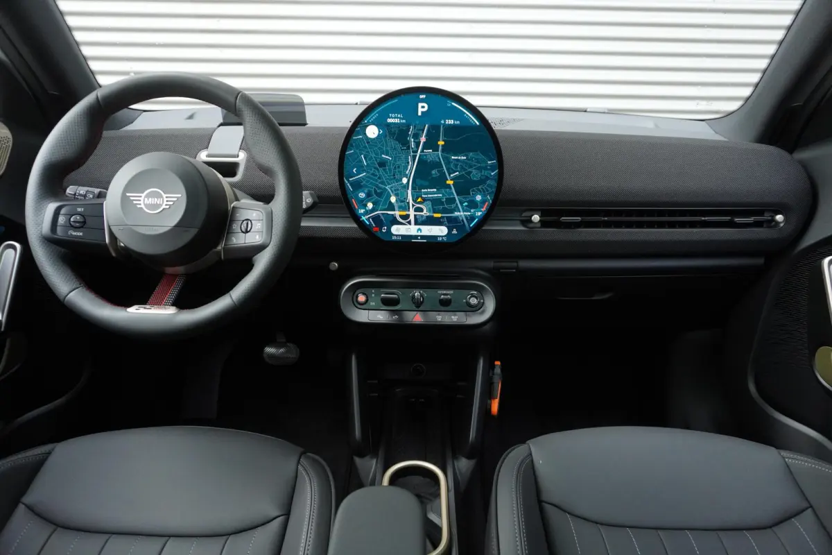 E | John Cooper Works Uitvoering | Pakket L | Glazen panoramadak | Extra getint glas | HIFI System Harman Kardon