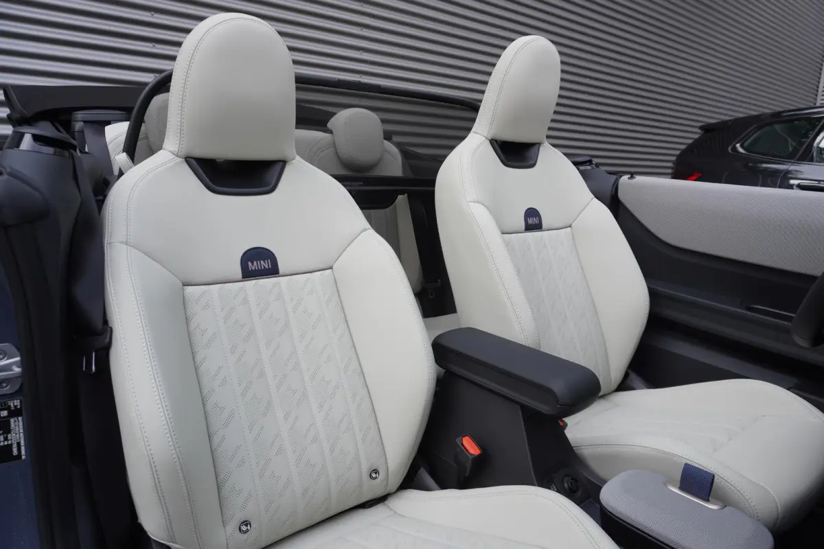 S | Pakket M | Driving Assistant | HIFI System Harman Kardon | MINI Head-Up Display | Comfort Access