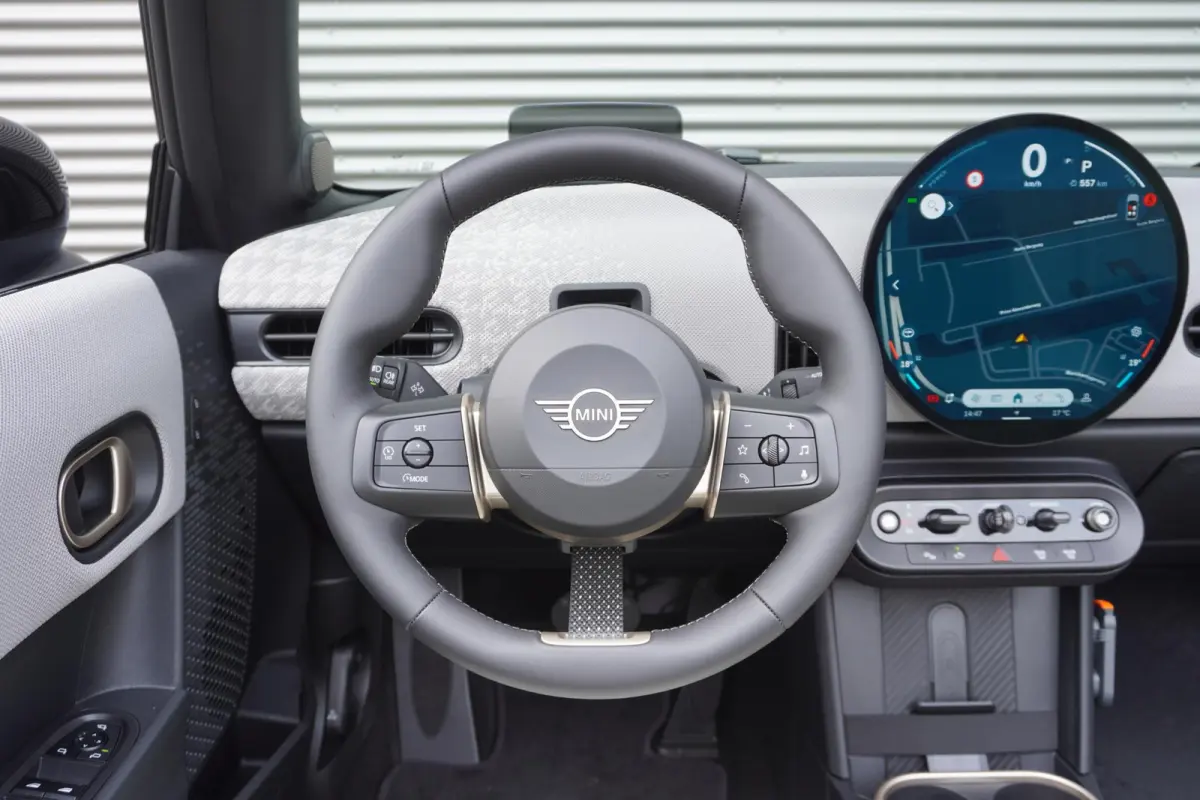 S | Pakket M | Driving Assistant | HIFI System Harman Kardon | MINI Head-Up Display | Comfort Access