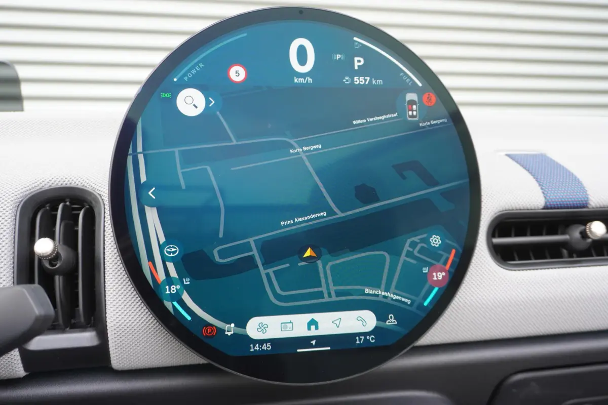 S | Pakket M | Driving Assistant | HIFI System Harman Kardon | MINI Head-Up Display | Comfort Access