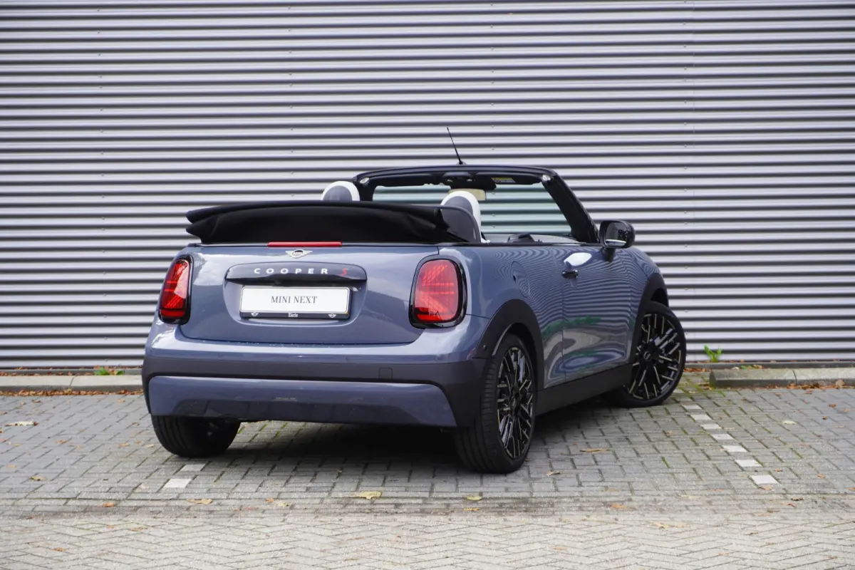 S | Pakket M | Driving Assistant | HIFI System Harman Kardon | MINI Head-Up Display | Comfort Access